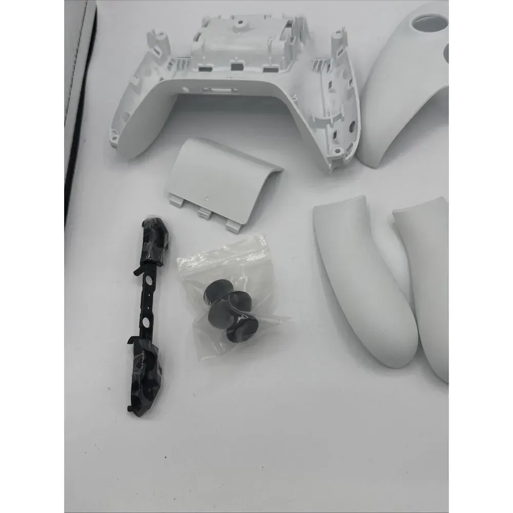 White Controller Shell Case Mod Kit with Thumbsticks for Xbox Series X S